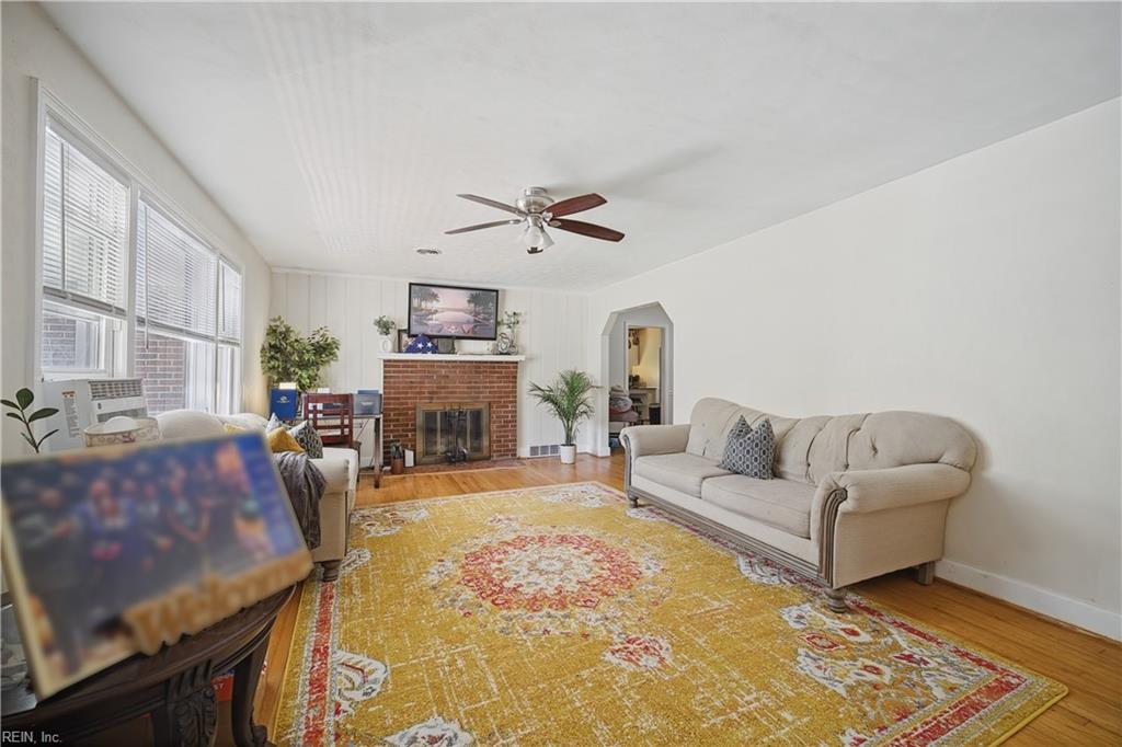 203 Bonney Ter Property Photo 6