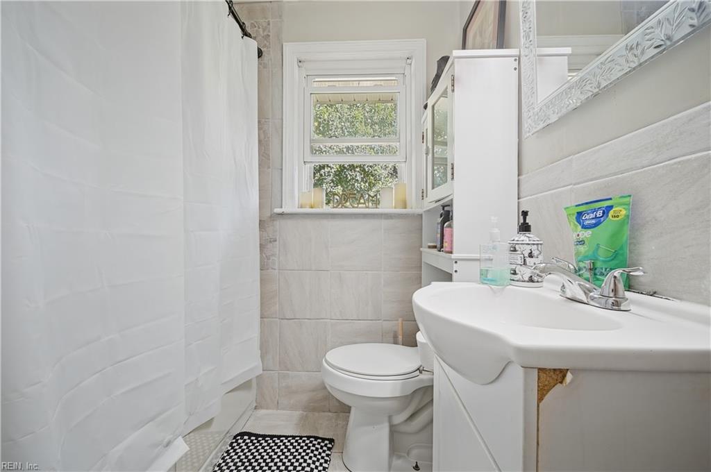 203 Bonney Ter Property Photo 16