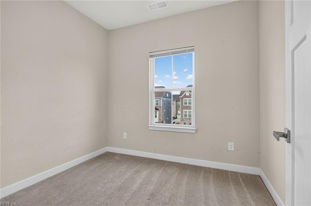140 Spring Grove Way Property Photo 28