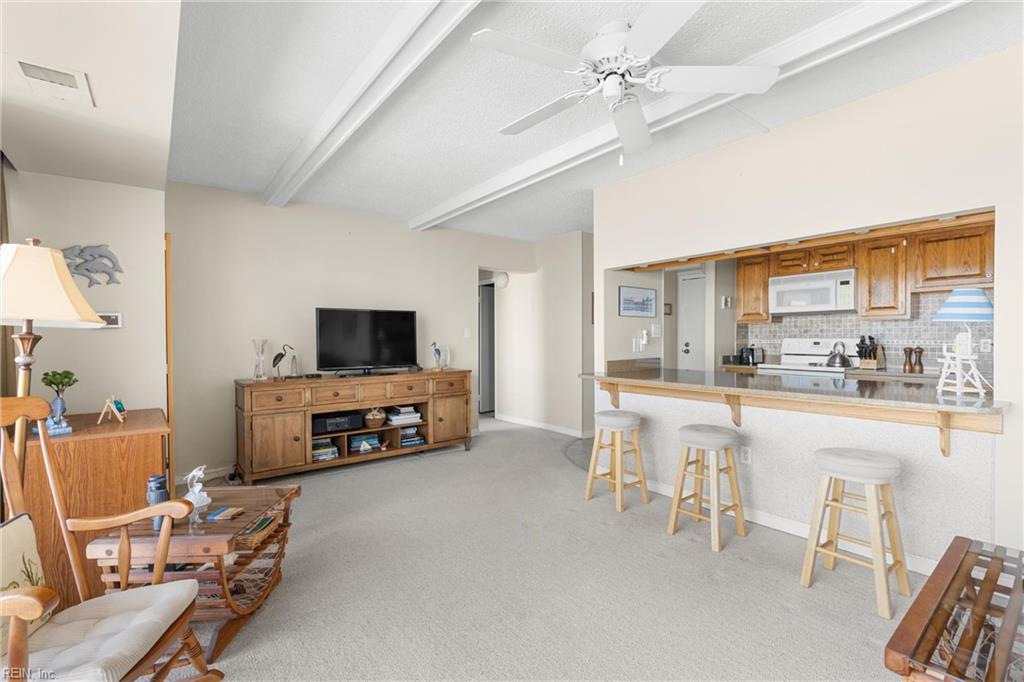 3558 Shore Dr Property Photo 5