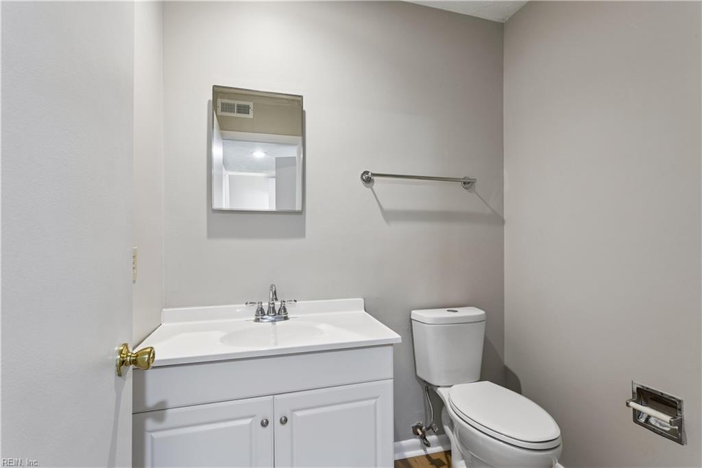 4090 Midlands Rd Property Photo 7