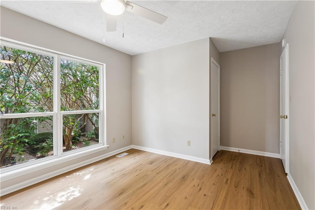 4090 Midlands Rd Property Photo 18