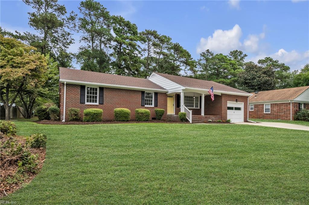 2821 Meadow Wood Dr E Dr Property Photo 4