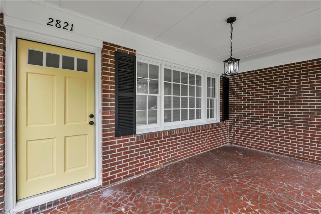 2821 Meadow Wood Dr E Dr Property Photo 5