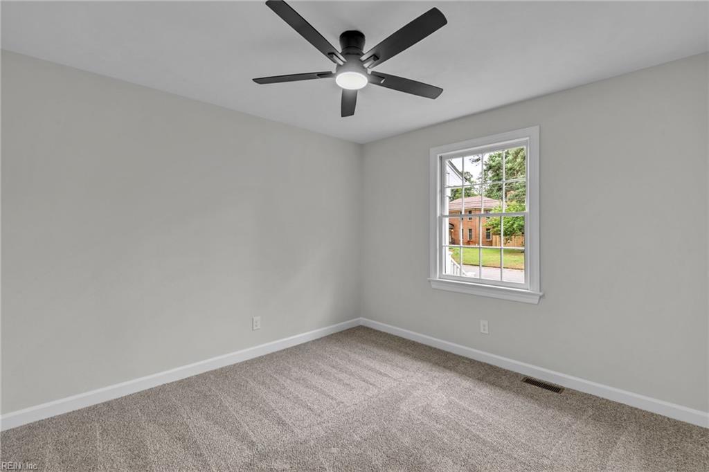 2821 Meadow Wood Dr E Dr Property Photo 20