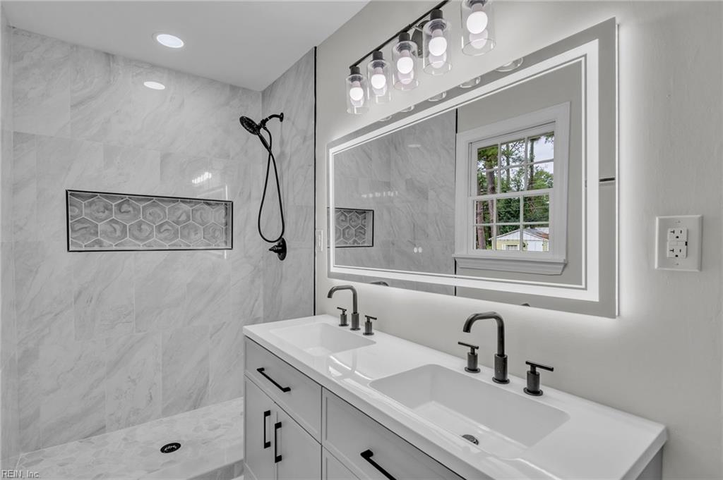 2821 Meadow Wood Dr E Dr Property Photo 29