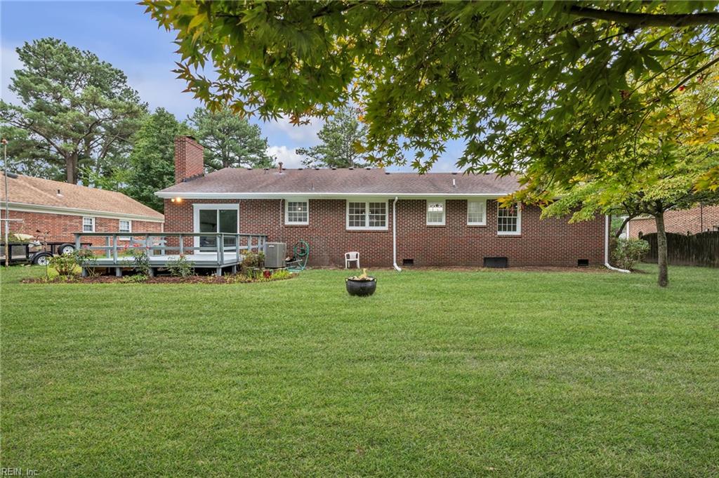2821 Meadow Wood Dr E Dr Property Photo 32