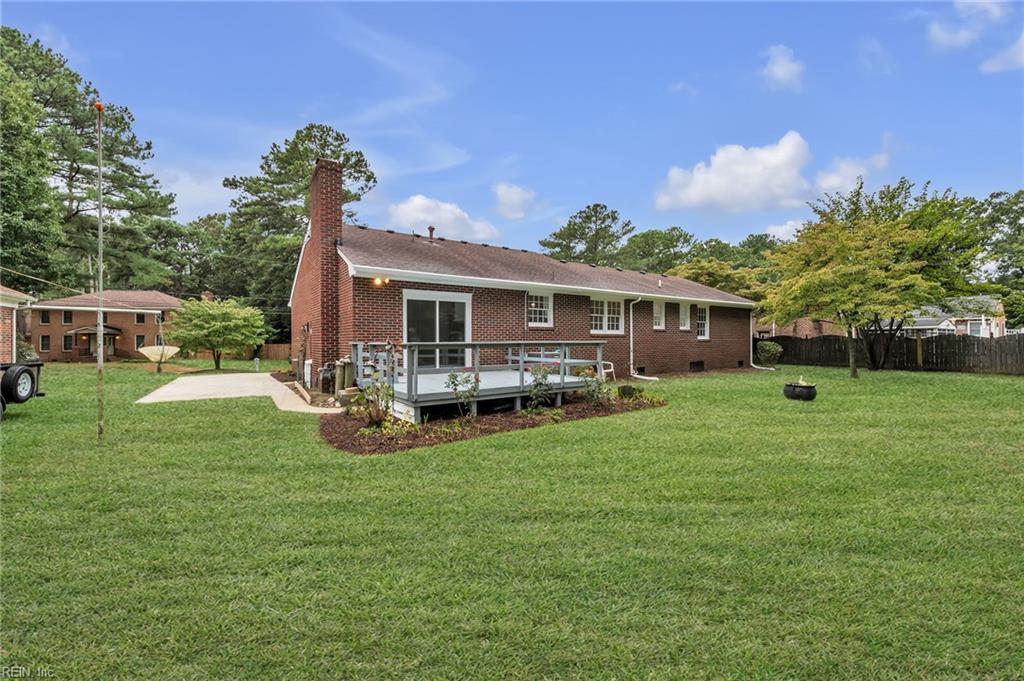 2821 Meadow Wood Dr E Dr Property Photo 33