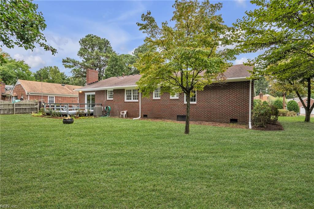2821 Meadow Wood Dr E Dr Property Photo 34