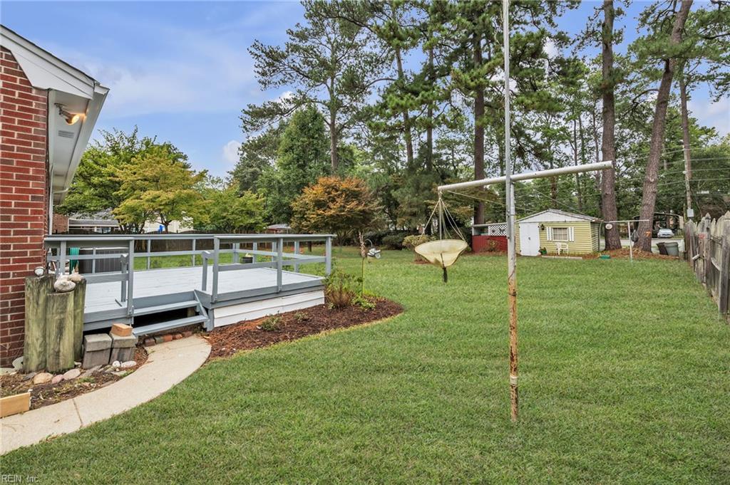 2821 Meadow Wood Dr E Dr Property Photo 35