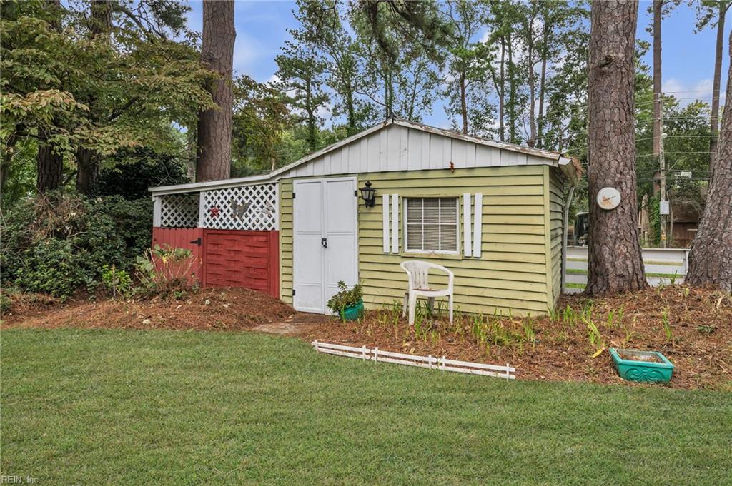 2821 Meadow Wood Dr E Dr Property Photo 36