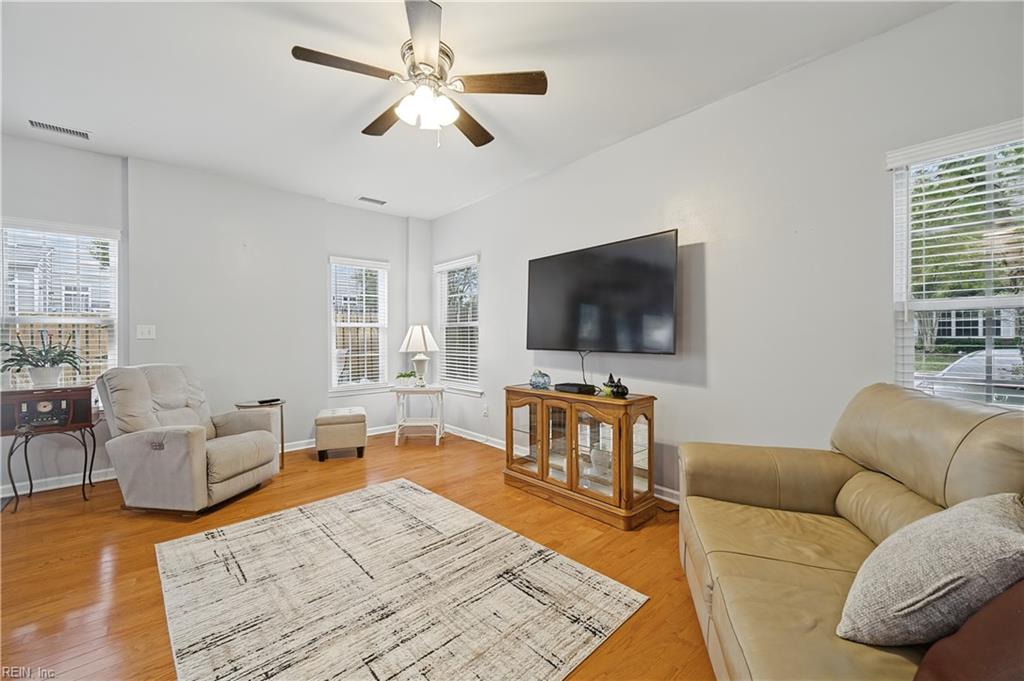 100 Alanna Ct Property Photo 3