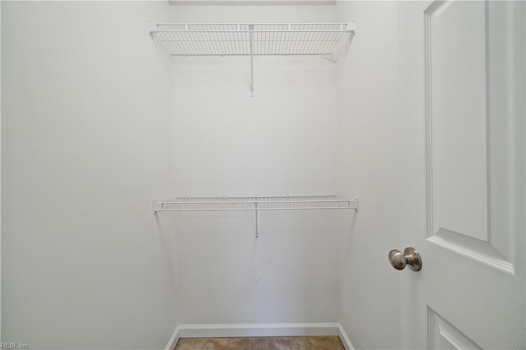 100 Alanna Ct Property Photo 18