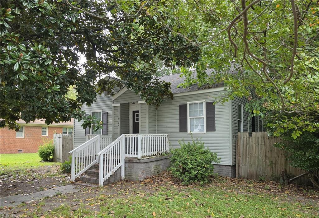 2744 Mapleton Ave Property Photo 1