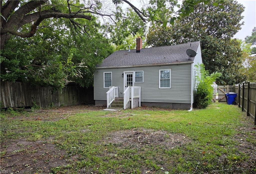 2744 Mapleton Ave Property Photo 2
