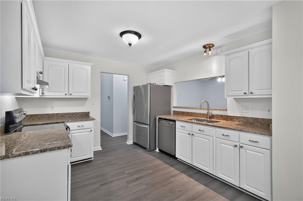 431 Warner Hall Pl Property Photo 4