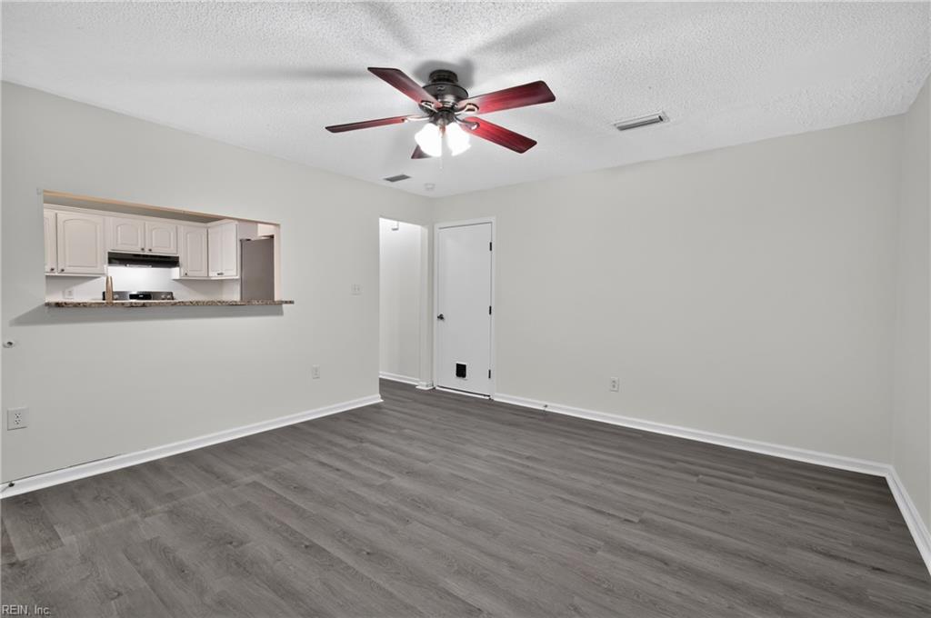 431 Warner Hall Pl Property Photo 8