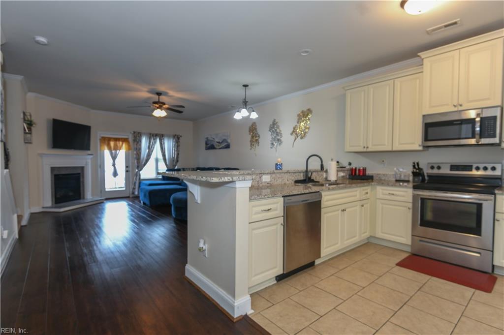 2825 Estella Way Property Photo 4