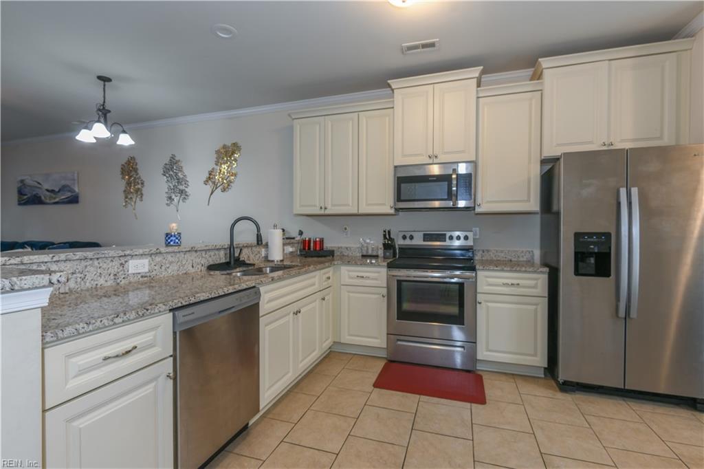 2825 Estella Way Property Photo 8