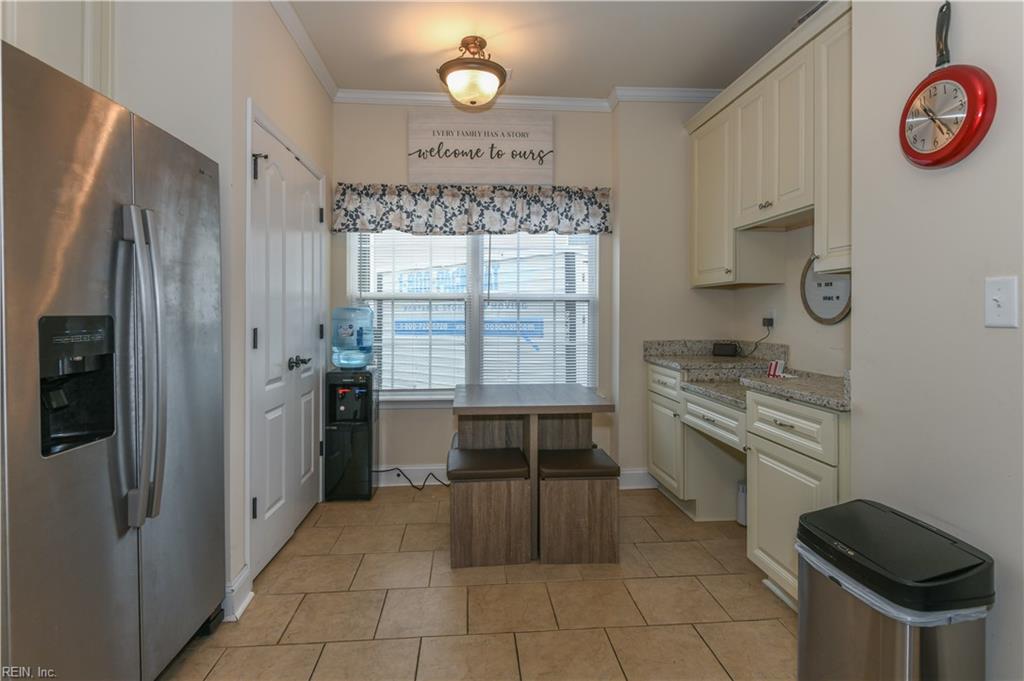 2825 Estella Way Property Photo 9