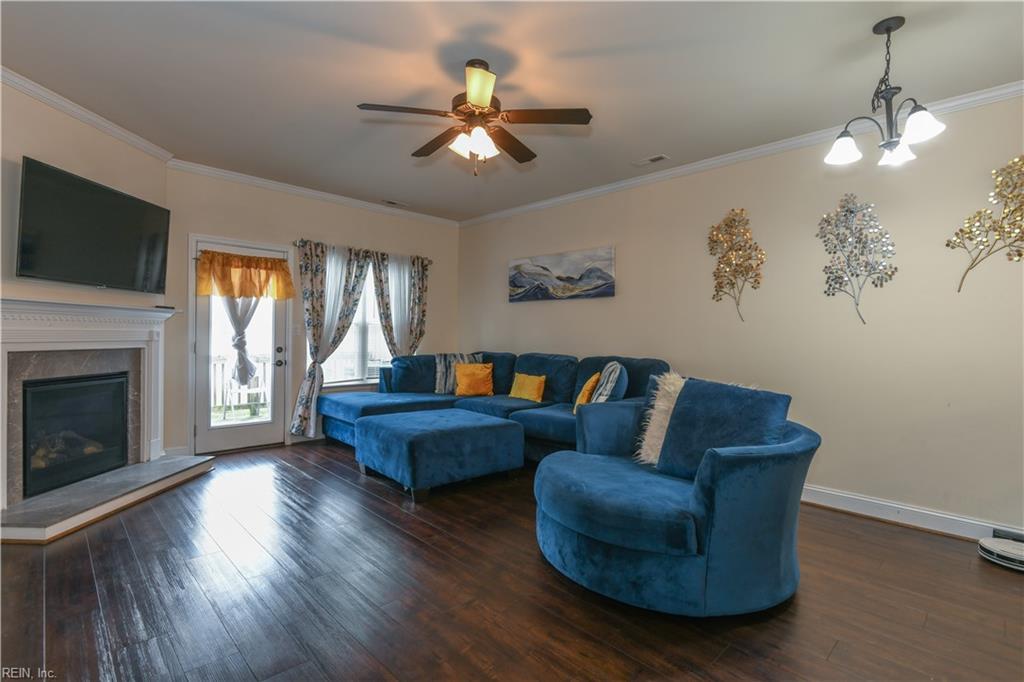 2825 Estella Way Property Photo 12
