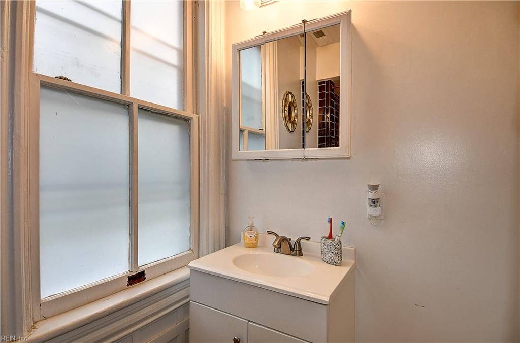 138 Linden Ave Property Photo 33
