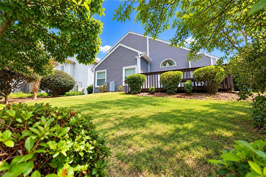 3245 Barberry Ln Property Photo 7