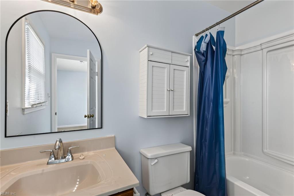 5504 Landings Crst Property Photo 16