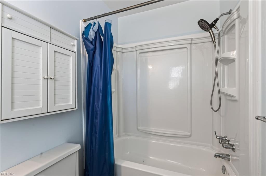 5504 Landings Crst Property Photo 17