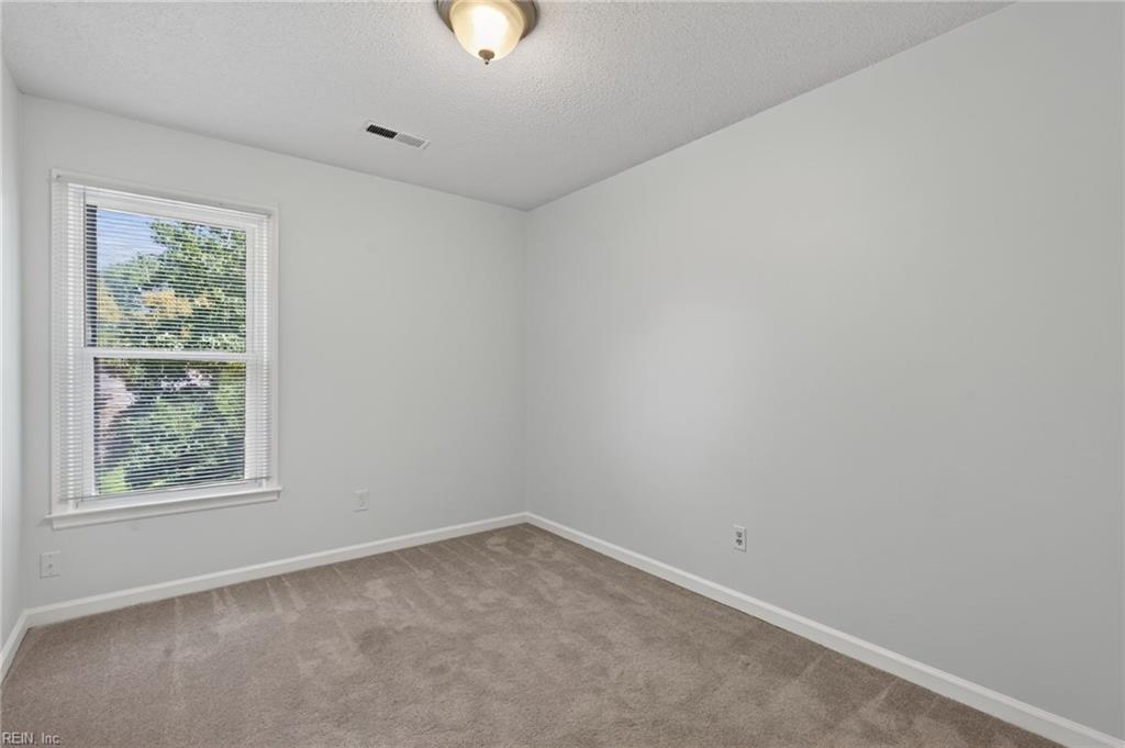 5504 Landings Crst Property Photo 18