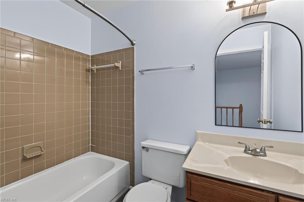 5504 Landings Crst Property Photo 23