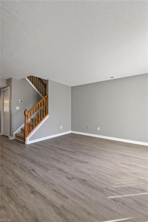 5504 Landings Crst Property Photo 24