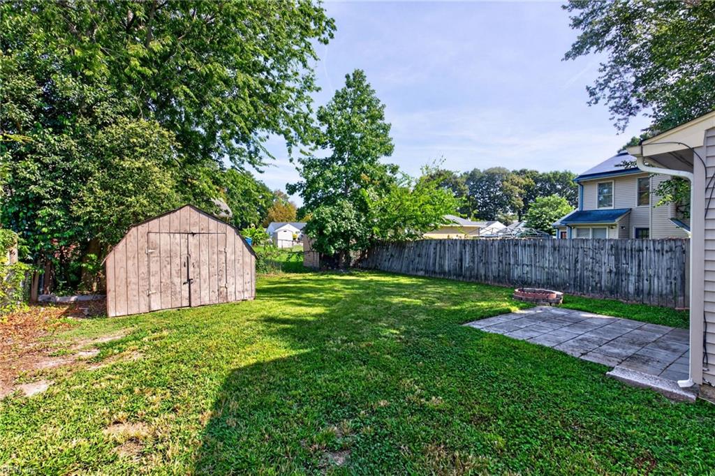 5504 Landings Crst Property Photo 37