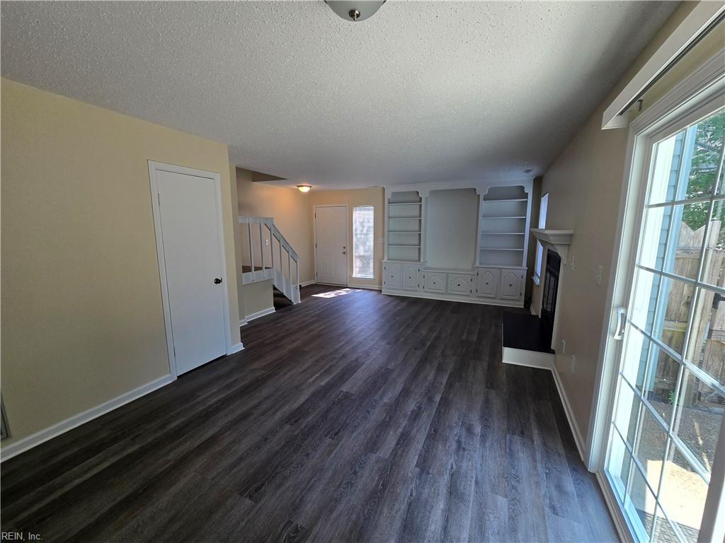 4638 Genoa Cir Property Photo 3