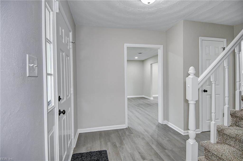 700 Hemlock Cres Property Photo 8