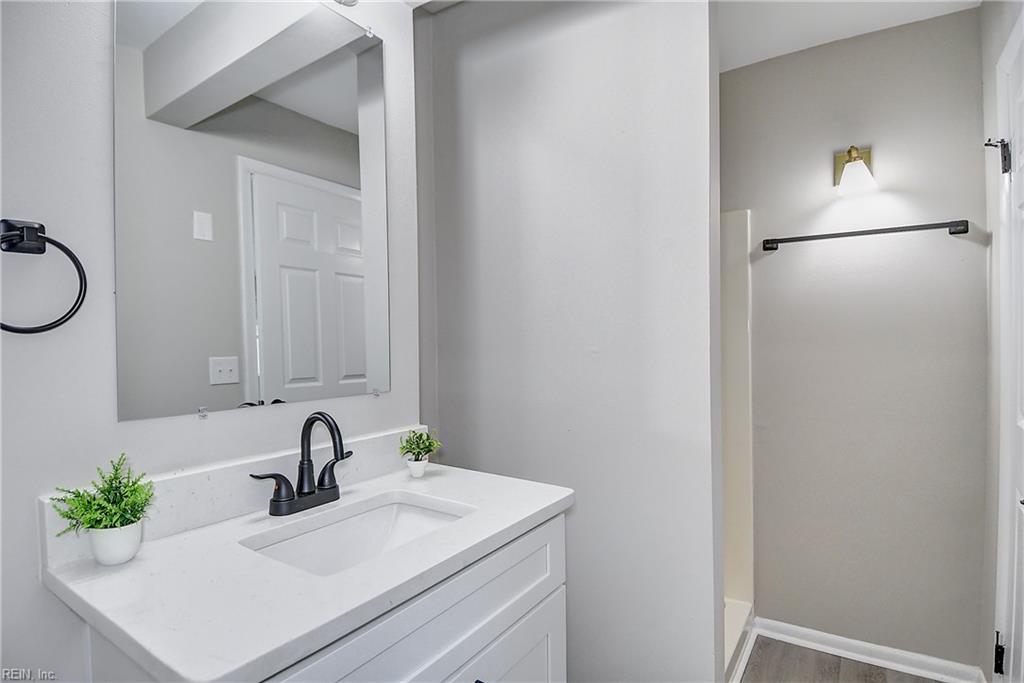 700 Hemlock Cres Property Photo 21