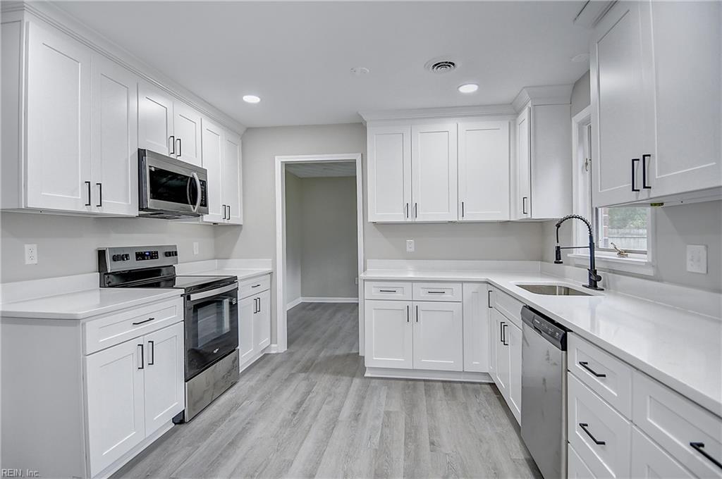 700 Hemlock Cres Property Photo 23