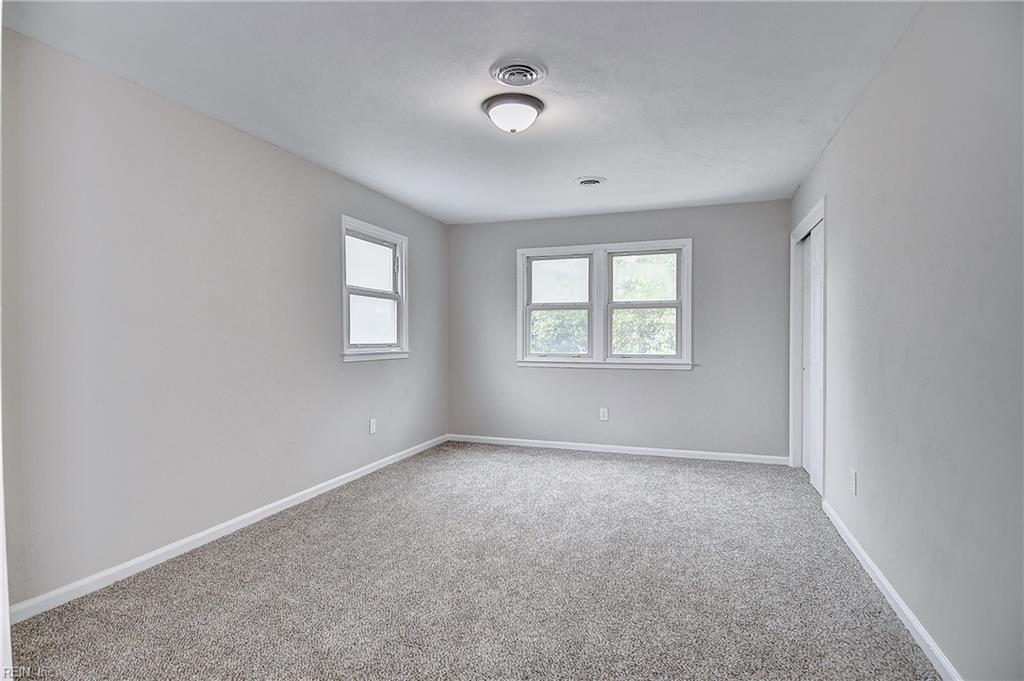 700 Hemlock Cres Property Photo 29