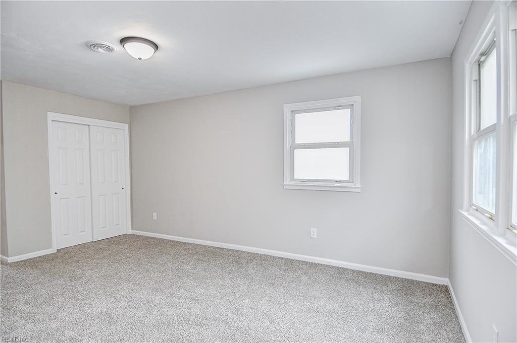 700 Hemlock Cres Property Photo 30