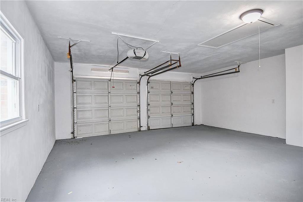 700 Hemlock Cres Property Photo 43