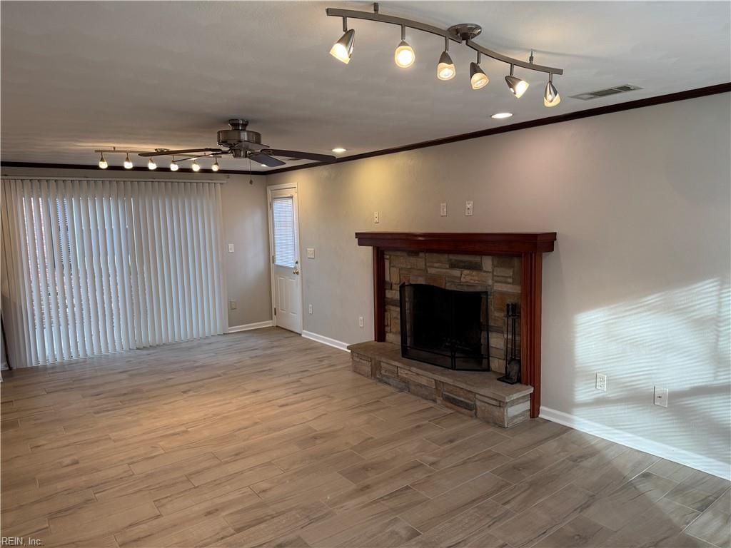2026 Meadow Lake Ct Property Photo 7
