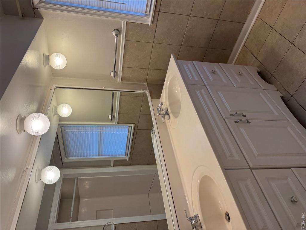 2026 Meadow Lake Ct Property Photo 23
