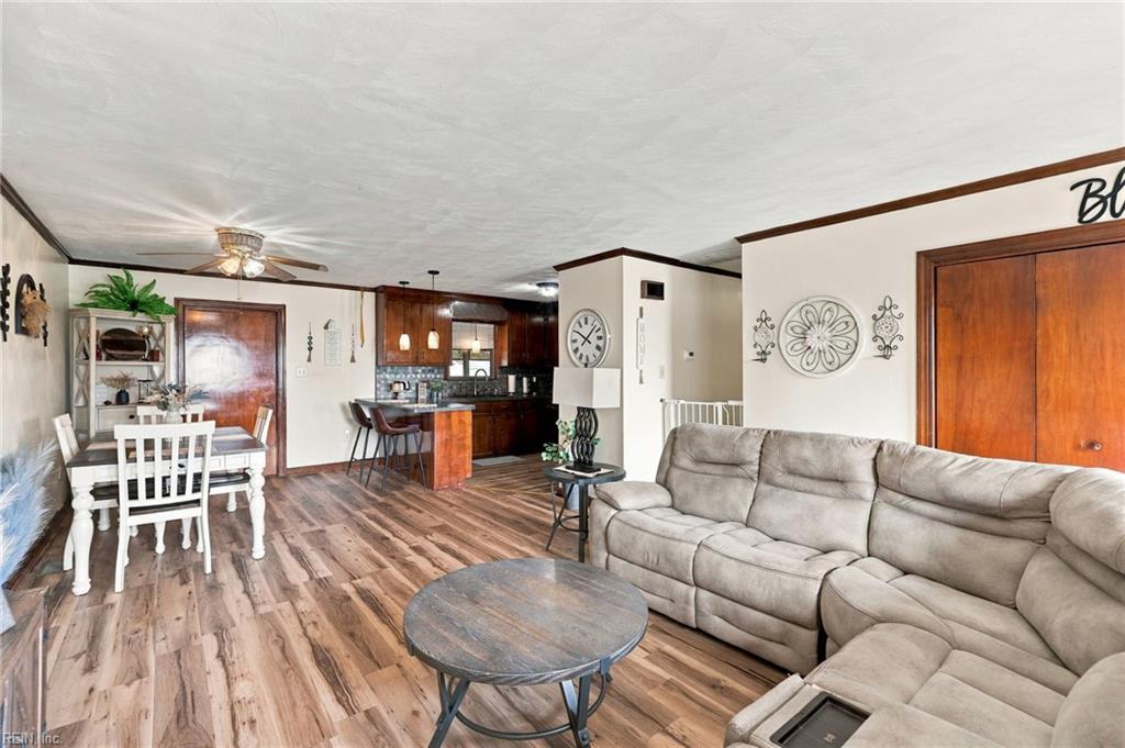 407 Driftwood Dr Property Photo 9