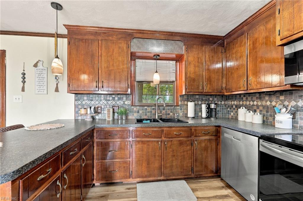 407 Driftwood Dr Property Photo 16