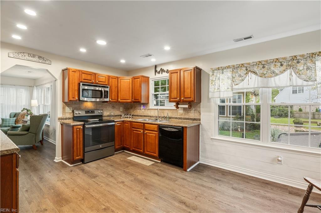 841 Woodstream Way Property Photo 18