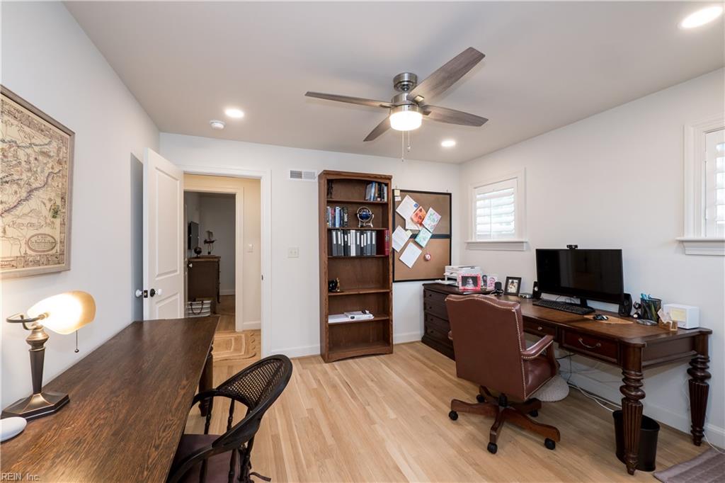 209 60th St Property Photo 34