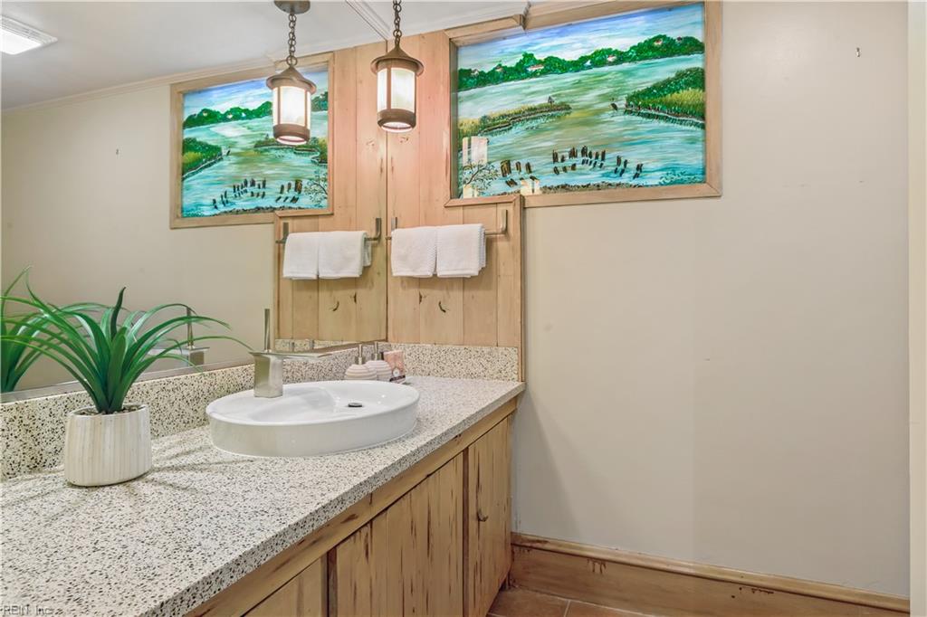 6036 Newport Cres Property Photo 19
