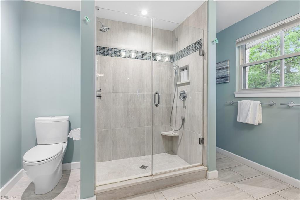 6036 Newport Cres Property Photo 32