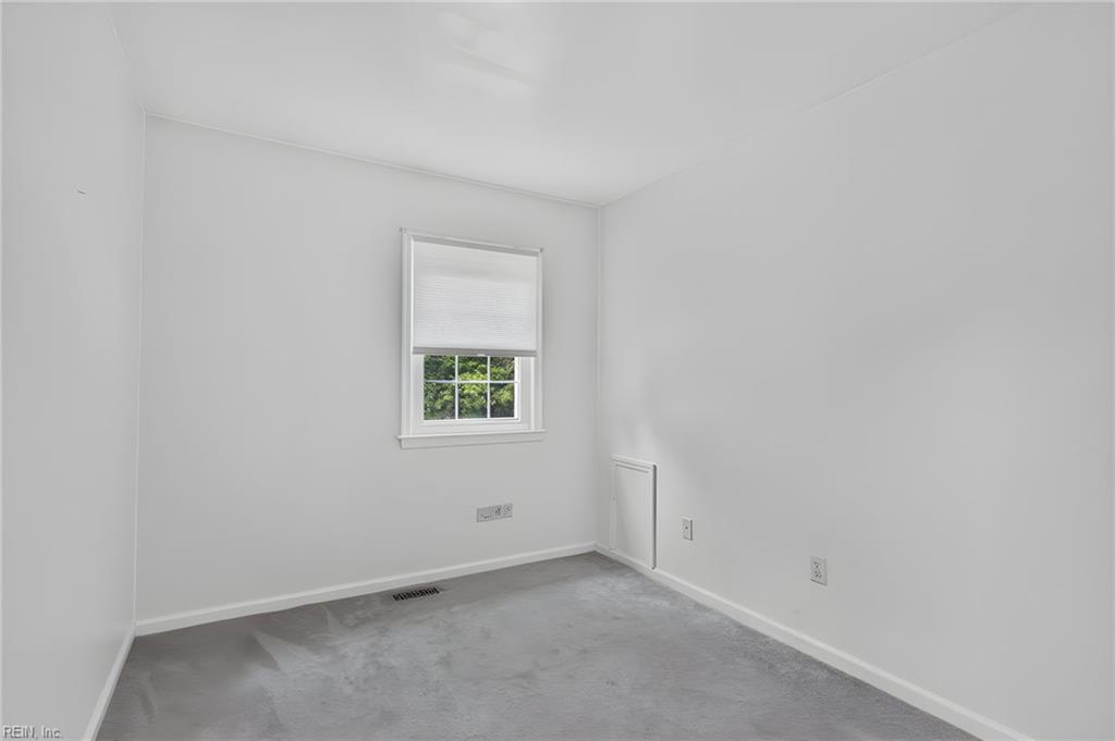 217 Eastlawn Dr Property Photo 21