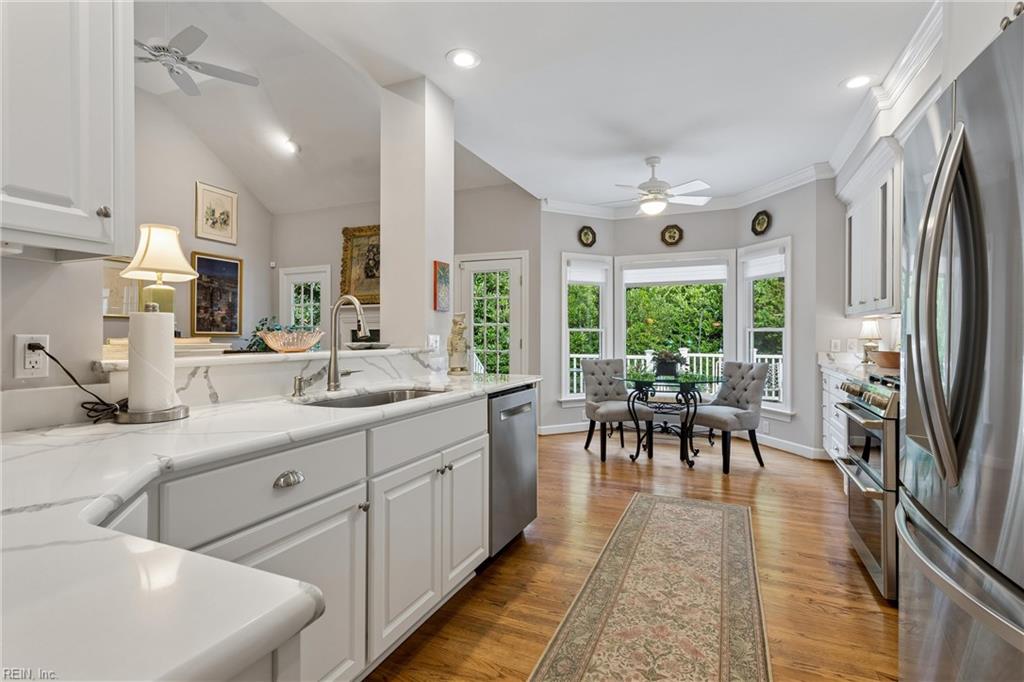 100 Spring Br Property Photo 16